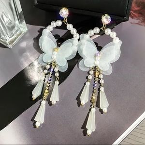 🌟 Beautiful Butterfly 🦋 White Long Earrings